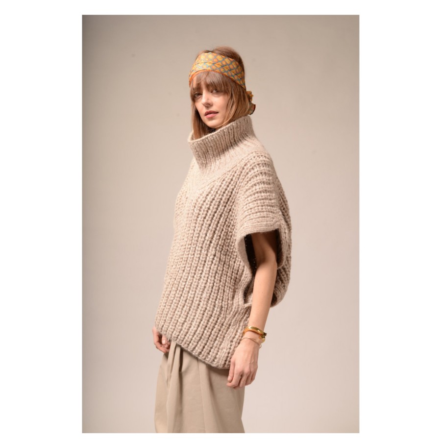 V DE VINSTER Knitwear | Sleeveless Sweater